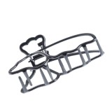 Cleste negru in forma de fluture