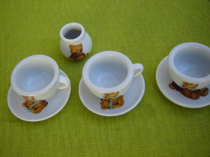 Cescute din portelan, miniaturi de bucatarie pentru copii