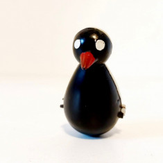 Pinguin hopa-mitica jucarie veche, figurina plastic, 6cm,