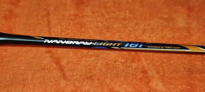 - paleta racheta badminton - profesionala YONEX NANORAY LIGHT 18 I impecabila - 90 grame foto