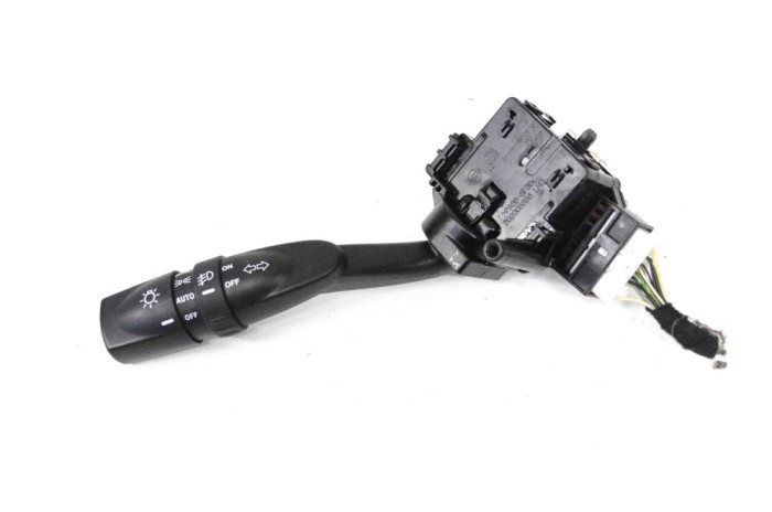 Buton comutator semnalizare SSANGYONG KORANDO 2017 OEM: 202008886 16441355