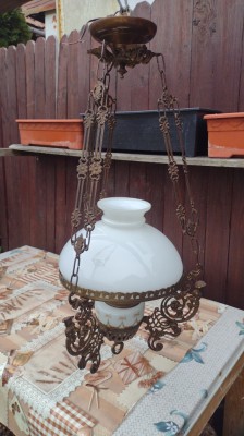 Lampa veche de Tavan/ foto