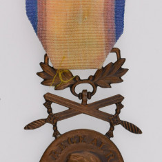 Medalia Barbatie si Credinta clasa 3a cu spade, panglica inlocuitor
