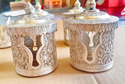 F490-Set 6 stative pahare vechi gravate bronz masiv argintat. foto