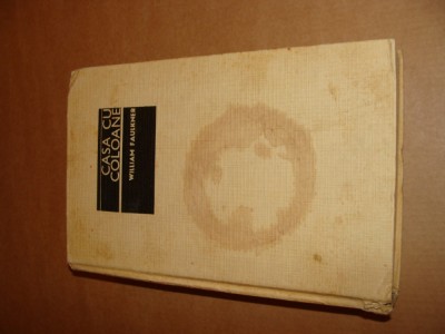 CASA CU COLOANE - WILLIAM FAULKNER foto