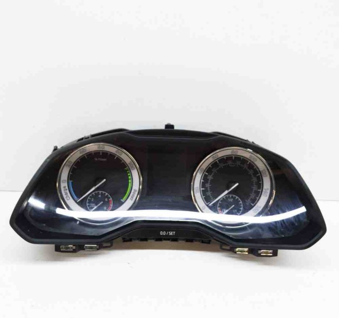 Ceas de bord SKODA SUPERB III Estate 3V5 2021 OEM: A3C0466800000,A3C0460160101,A2C90194901,3V0920954A,A2C90194601,A2C89616601