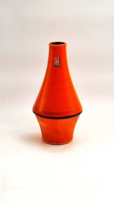 vaza ceramica glazurata Dumler &amp; Breiden mid century forma de ozn orange 25 cm