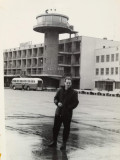Foto turist pe aeroportul Budapesta, anii 60, turn control, 7 / 10,5 cm, aviatic