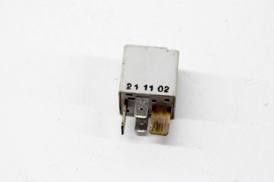 Releu AUDI A8 D3 4E2, 4E8 2003 OEM: 8D0951253 13940500 foto