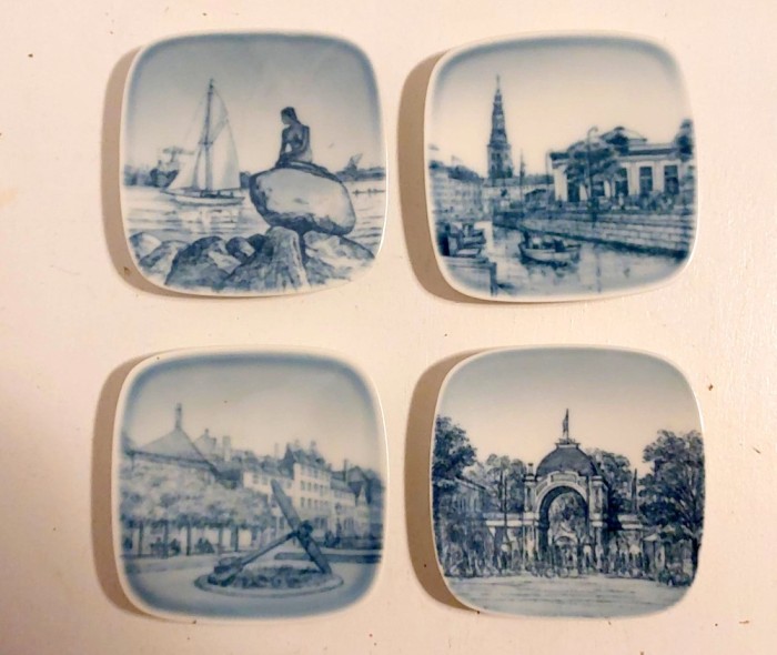 4 farfurioare Royal Copenhagen Porcelain Denmark landmarks portelan albastru