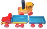 LOT JUCARII JUCARIE LEMN VECHI TRICOLORE CAMION RABATABIL , REMORCA SI LOCOMOTIVA CU CLOPOTEL