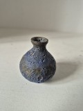 Miniatură vază ceramică Fat Lava (W. Germany) &ndash; Vintage, glazură vulcanică, 5 cm