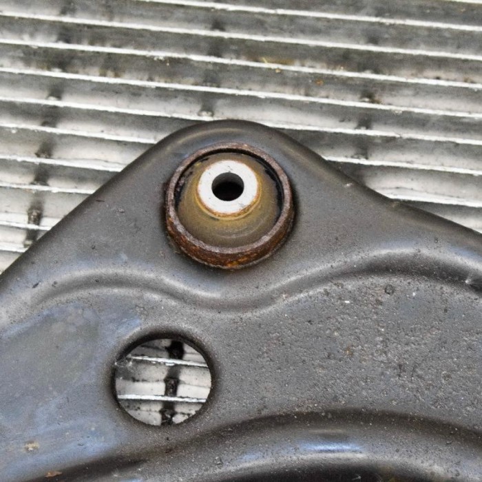 Braț inferior dreapta față NISSAN QASHQAI II J11, J11_ 2016 3950006