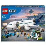 LEGO City. Avion de pasageri 60367, 913 piese