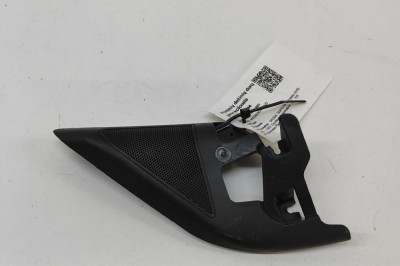 Difuzor ușă dreapta față SKODA SUPERB III Estate 3V5 2021 OEM: 3V0035411B,3V0837974 | 31890994 foto