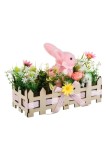 Compozitie decorativa de Paste cu iepuras roz, gard din lemn si flori, 25 cm