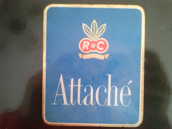 ATTACHE - RUC -Cutie metalica (tabla) de tigari, ,goala-cca.1960