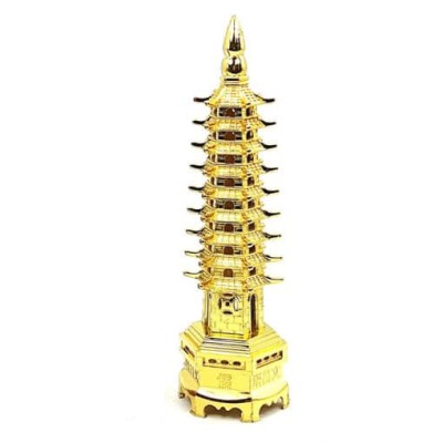 Pagoda celor noua nivele din metal auriu- Medie foto