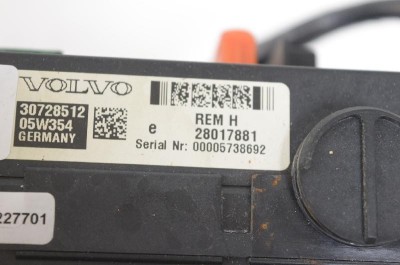 Panou de siguranțe VOLVO V70 II SW 2006 OEM: 30728512,28017881 2872507 foto