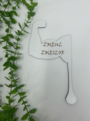 Props cu textul ,,Zmeul Zmeilor din MDF foto