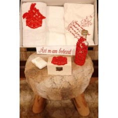 Trusou pentru botez cu dantela rosie - Ingerasul pazitor (Marime Disponibila:
