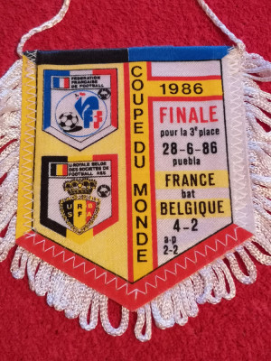Fanion meci fotbal FRANTA-BELGIA (finala mica CM 1986) pe spate cu echipele foto
