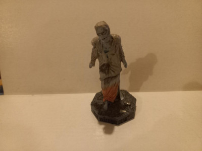 Figurina din rasina - Church Walker - The Walking Dead foto