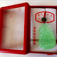 * Talisman zodiac chinezesc: dragon, pandativ plastic verde imitatie jad, 3.5cm