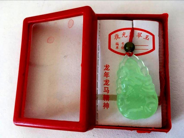 * Talisman zodiac chinezesc: dragon, pandativ plastic verde imitatie jad, 3.5cm