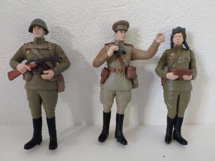 Lot 3 figurine Eaglemoss, soldati, 12cm