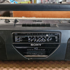 RADIOCASETOFON SONY CFS-201L , FUNCTIONEAZA DOAR RADIO .