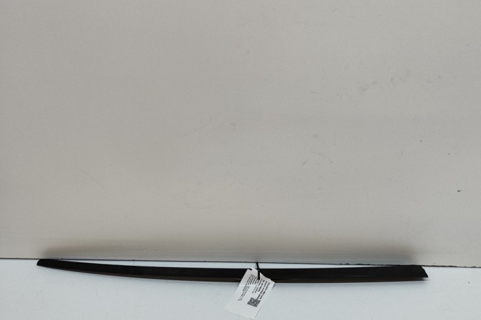 Ornament vertical parbriz st&acirc;nga AUDI A6 Avant 4G5, C7, 4GD 2015 OEM: 4G0854327A | 31459293