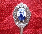 LINGURITA ARGINT MASIV 835 OLANDA MEDALION PORTELAN DELFT 11.5 CM 15.82 GRAME, Tacamuri