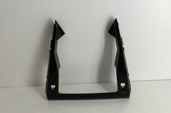 Ornament consola centrală PEUGEOT 2008 II 2021 OEM: 9831753580,9852882880,9828368780 28131380