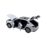 Macheta metal replica Audi Q8 alb 1:32 sunet si lumini