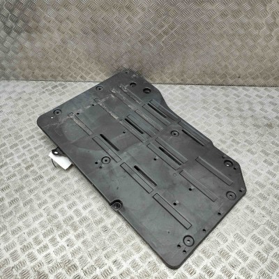 Scut motor central spate TOYOTA PRIUS _W6_ 2023 OEM: 58219-47030 foto