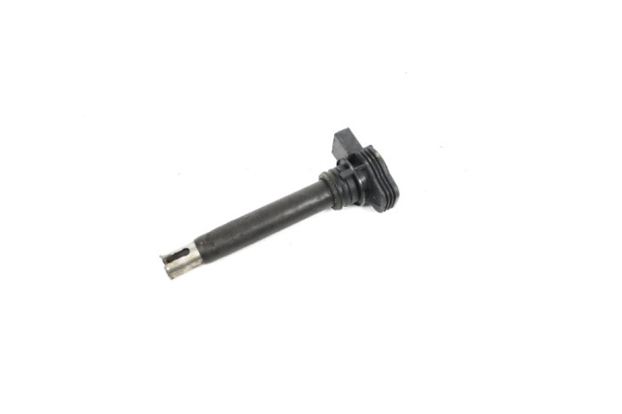 Bobina de inducție de &icirc;naltă tensiune VW SCIROCCO 137, 138 2008 OEM: 0221604115 11203810