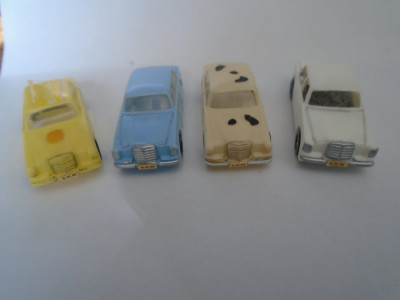 bnk jc Lot 4 masinute Mercedes - plastic - cca 1/87 foto