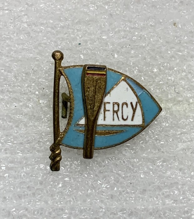 Insigna Federația Romană de Canotaj și Yahting