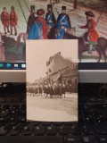Cohortă de cercetașe defil&acirc;nd, Ardeal, Cercetășie, anii 1930, 205