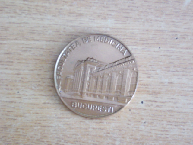 QW1 30 - Medalie - tematica medicina - Facultatea de medicina Bucuresti - 1985