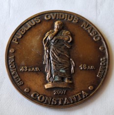 medalia PUBIUS OVIDIUS NASO statuie din piata Tomis - Constanta, medalie SUPERBA &amp;amp; Rara, dimensiune 8 cm diametru foto