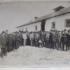 BAZARGIC , INAUGURAREA ABATORULUI , FOTOGRAFIE DE GRUP LANGA CLADIRE , 21 SEPTEMBRIE , 1925