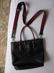 Geanta de mana,piele neagra,Tommy Hilfiger,29x28cm,cu legatura umar detasabila foto