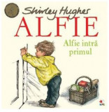 Alfie intra primul | Shirley Hughes, Litera