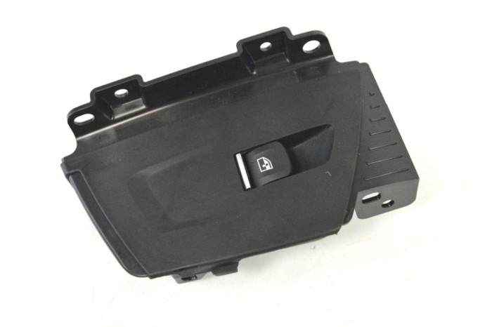 Buton geam ușă st&acirc;nga spate BMW X3 G01, F97 2019 OEM: 7410249,9327031 13458686