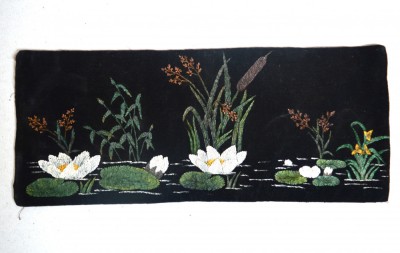 Veche pictura decorativa pe catifea foto
