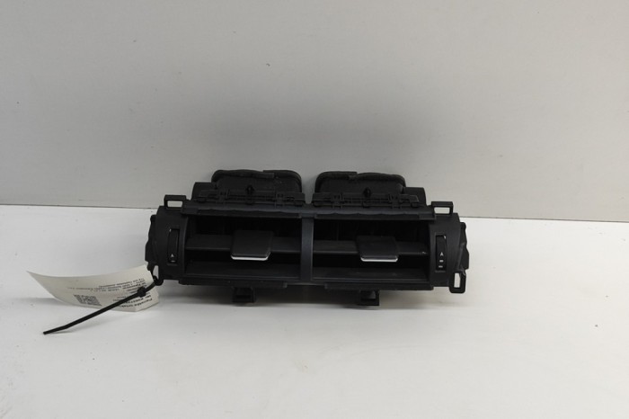 Gura de ventilație planșa de bord LEXUS NX _Z1_ 2020 OEM: 55670-78020 30373924