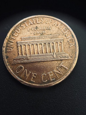 doua monede Lincoln Memorial Cent 1989,1982 si o moneda de 200 lire 1978 foto