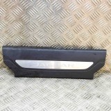 Ornament prag interior st&acirc;nga față JAGUAR F-PACE X761 2016 OEM: HK83-13201-AEW,KH83-13201-AC